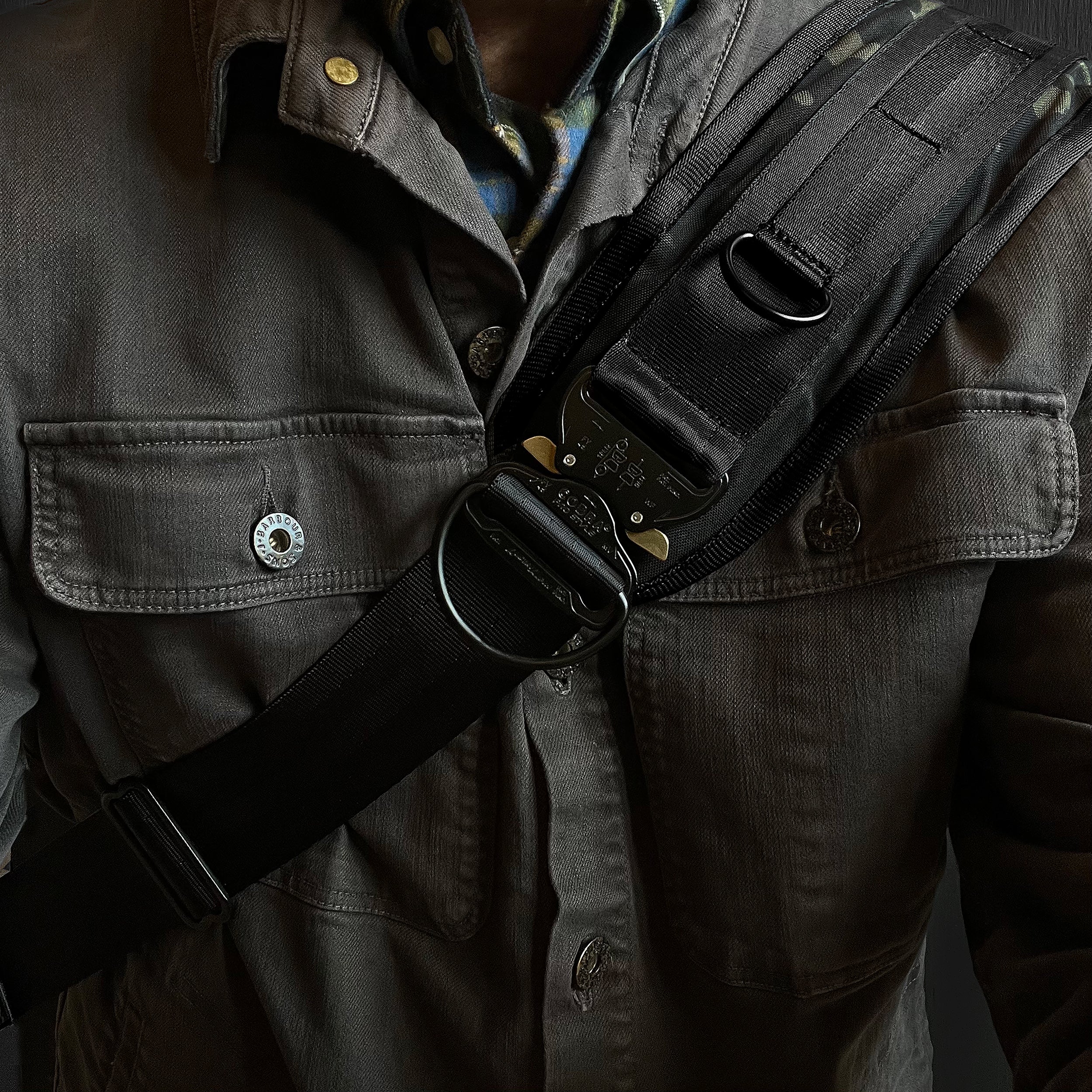 The Ultimate Crossbody Strap Rogue Camo MultiCam Black™ CORDURA® x Closed-Cell Foam Padding x AustriAlpin® Cobra Buckle - Image 4